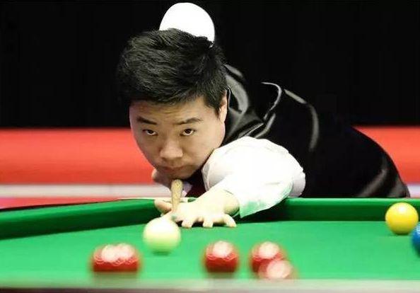 他的坚毅身 他的坚毅身