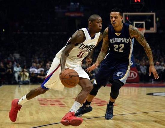 首钢将帅失和！周琦与许利民闹矛盾，3年后还能拿得顶薪合同吗？